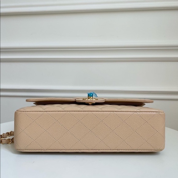 __ 𝑺 𝑶 𝑳 𝑫 __ CHANEL M CLASSIC BEIGE CLAIR - Picture 4 of 7